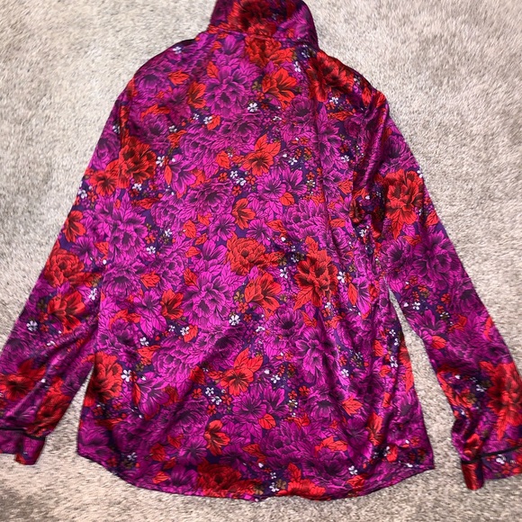 Gilligan & O’Malley Purple & Red Button Down top - Picture 13 of 13